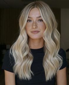 Bright Blonde Teasy Lights, Ashy Blonde Hair Shadow Root, All Over Blonde Hair Color With Shadow Root, Fall Blonde Dark Roots, Round Face Blonde Hairstyles, 16 Inch Extensions, Blond Bayalage On Brown Hair Medium, Honey Bright Blonde Hair, Blonde Hair With Partial Highlights