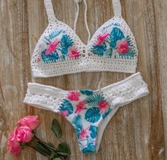 Bikinis A Crochet, Swimsuit Crochet, Lace Swimwear, Crochet Bathing Suits, Trendy Sewing Projects, Diy Crafts Crochet