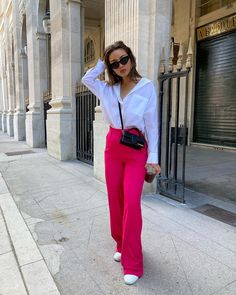 Light Academia Lifestyle, Pink Trousers Outfit, Colored Pants Outfits, Pink Wide Leg Trousers, Pink Pants Outfit, Wide Leg Trousers Outfit, Pant Outfits For Women, Legs Outfit, Wide Leg Pants Outfit