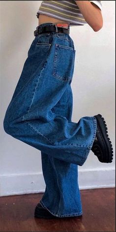 Jean Boots, Essential Outfits, Sleek Boots, Female Pants, Nyc Winter, Style Wide Leg Pants, Korean Style Women, Denim Boots, Denim Patterns