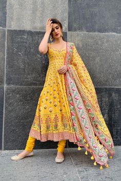 Antara set Indian Designer Suits, Anita Dongre, Salwar Designs, Traditional Indian Dress, Traditional Indian Outfits, Indian Gowns Dresses, Indian Woman, Kurti Designs Party Wear