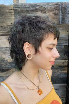 Haircuts With Shaved Sides, Female Mullet Modern Short, Short Pixie Mullet Haircut For Women, Long Pixie Mullet, Ladies Mullet Hairstyles, Pixi Hair Mullet, Women Mullet Hairstyles, Stylish Mullet, Mullet Mohawk Women