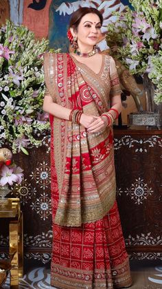 Brides Mother Indian Outfit, Best Indian Wedding Dresses, Draping Styles, Latest Bridal Lehenga, Saree Draping Styles, Saree Draping, Lehenga Designs Simple, Indian Bride Outfits