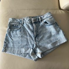 New Pacsun Mom Short. No Tags .Never Used. Moving Sales . Light Wash Shorts With Pockets For Summer, Summer Light Wash Jean Shorts For Day Out, Light Wash Jean Shorts For Summer Day Out, Summer Jean Shorts In Light Wash For Day Out, Summer Style Light Wash Jean Shorts For Day Out, Mid-rise Shorts For Summer Day Out, Light Wash Jean Shorts For Summer Beach, Light Wash Jean Shorts For Vacation, Summer Denim Jean Shorts For Beach