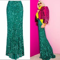 Alice + Olivia Emerald Green Sequins Mermaid Maxi Skirt In Size 2. Brand New With Tags! No Flaws Or Signs Of Wear. Comes With Spare Sequins. In Alice + Olivia's Fashion World, There's Always A Case For Wearing Sequins. This Maxi Skirt Sits Flatteringly High-Waisted And Is Covered All-Over In The Label's Favorite Choice Of Embellishment! Stunning! Green Sequined Evening Bottoms, Glamorous Green Sequined Bottoms, Green Fitted Bottoms For Wedding, Glamorous Green Bottoms For Party Season, Green Sequined Party Skirt, Elegant Green Sequined Skirt, Elegant Green Skirt With Sequins, Green Long Skirt For Party, Fitted Green Evening Skirt