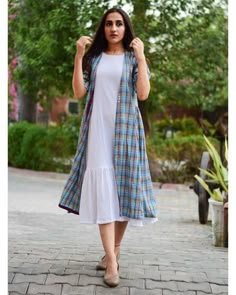 Classic Combo Set Frock With Jacket Western, Cotton Kurti With Shrug, Shrug For Frocks, Cotton Frock With Jacket, Cotton Shrugs Jackets, Cotton Shrugs Indian, Frocks With Jackets, Kurti With Jacket Indian, Jacket Kurti Designs