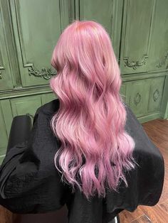 Bubblegum Hair, Blonde 2024, Hair Color Pink, Hairstyles Haircuts, Cut And Color