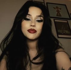 Feme Fatale Aesthetic Makeup, Evil Laugh Drawing, 90s Rockstar Girlfriend Makeup, Fem Fatale Makeup, Rockstar Girlfriend Aesthetic Makeup, Goth Coquette Aesthetic, Dark Coquette Makeup, Maneater Makeup, Rockstar Gf Makeup