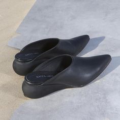 Pointed Toe Mules, Black Leather Mules Shoes, #pointedtoemules #slingbackshoes #blackmulesshoes #stylishmules #heeledmules #openbackmules #slipon'ssandals #blackleathermules #pointytoemules #stylishmules #slingbackmules #womenmules #blacksandals  #summer2020 #s/s2020  #fashion #apparel #designershoes #leathershoes #womensshoes Summer Pointed Toe Clogs With Leather Sole, Casual Closed Toe Sandals With Sculpted Heel, Leather Mules With Wrapped Heel, Casual Closed Toe Slingback Sandals, Casual Closed Toe Slingback Sandals For Evening, Summer Pointed Toe Clogs With Removable Insole, Leather Pointed Toe Slip-on Sandals, Leather Sandals With Pointed Toe And Slip-on Fit, Leather Sandals With Slip-on Fit And Pointed Toe