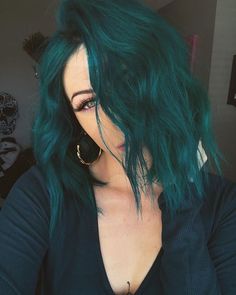 30+ Glamorous Green Hair Styles Emerald Green Hair Color, Green Hair Color, Emerald Green Hair, Dark Green Hair, Blonde Hair Green Eyes, Teal Hair, Hair Dye Colors, Hair Inspiration Color, Hair Inspo Color