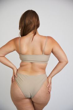 Our Julia Top offers a chic athletic cut with a scoop neckline designed to complement your natural shape. It features a 1/2" elastic under the bust for extra comfort and support. Details: ½ inch elastic band under bust on sizes XS, S, M 1 inch elastic band on sizes L - XL Non-adjustable straps Seamless Self-lined Full coverage Size & Fit: Model #1 Charlie wears a size LARGE Height: 5’4”, Bust 38”, Waist 29”, Hips 45”, Dress: 8 Model #2 Megan is wearing a size MEDIUM Height: 5’8”, Bust: 32D, Female Figure Reference Models, Reduce Thigh Fat, Exercise To Reduce Thighs, Body Reference Poses, Human Poses Reference, Neckline Designs, Figure Poses, Long Torso, Body Poses