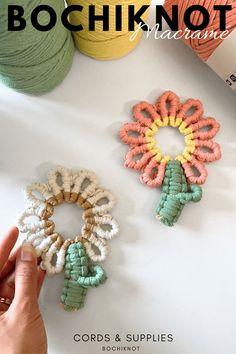 Want to try your hand at macrame? Start with these lovely coaster flowers! This tutorial makes it easy for anyone to create. Get your macrame cord at: www.Bochiknot.com 🌸 #CraftingInspiration #MacrameFun #Bochiknot Diy Coaster, Pin Doll, Macrame Patterns Tutorials, Diy Coasters