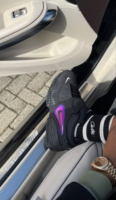 Black Men Street Fashion, Men Street Fashion, Nike Air Shoes, Cute Sneakers, Hype Shoes, Shoe Inspo, Swag Shoes