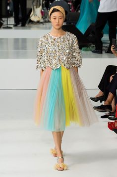 Delpozo. Nueva York primavera-verano 2018 Ballet Wrap Sweater, Royal Blue Outfits, Tulle Skirts Outfit, Skirt Tutu, Swimming Cap, Blue Outfits, Knit Edge, Tulle Skirts, Maxi Dress Pattern