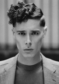 Futuristic Hairstyles, Pompadour Haircut, 1920s Hair, Pompadour Hairstyle, Mens Hairstyles Medium, Popular Haircuts, Corte De Cabelo Masculino, Mens Haircuts Short, Undercut Hairstyles