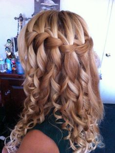 Beautiful wedding hairstyle, if you are looking for a half up, half down style.  So elegant, yet simple. Curly Waterfall Braid, Waterfall Braid With Curls, Waterfall Braid Hairstyle, Braids With Curls, Long Curly Hair, Homecoming Hairstyles, Long Curly, Great Hair