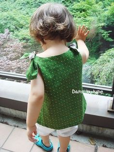 Flower Top in 3 sizes - PDF pattern Bow Top, Flower Top, Girls Tie, Pattern Flower, Tie Bow, Flower Tops, Choose One