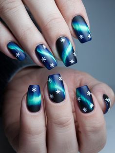 Aurora Borealis Nails, Holiday Manicure, Christmas Nail Art Ideas, Art Design Ideas, Holiday Nail Designs, Christmas Nail Art Designs, Holiday Glam, Holiday Nail Art