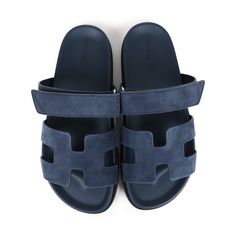 This pair of Hermes Chypre Techno sandals are in Bleu Celeste suede leather with Black rubber soles, adjustable straps, and Palladium hardware in a size 40.5 EU.Origin: ItalyCondition: New and never wornAccompanied by: Hermes box, dustbagsSize: 40.5 EU Neverfull Mm Monogram, Gucci Designer, Hermes Box, Backpack Tote Bag, Blue Sandals, Hermes Bags, Carry All Bag, Black Rubber, Tote Backpack