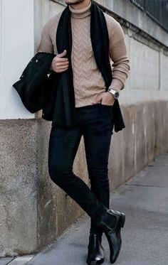 #businesscasualoutfitsmen Semi Formal Hombre, Chino Pants Men Outfits, Mens Business Casual, Chino Pants Men, Scarf Outfit, Outfits Winter, Chino Pants, Pants Men