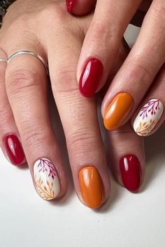 Elevate your Thanksgiving festivities with the best short Thanksgiving nails. From abstract Thanksgiving nail art to gradient multicolor Thanksgiving nail designs, get inspired for the best festive nails! Orange Nails Thanksgiving, Diy Thanksgiving Nails Easy, Short Multicolor Nails, Thanksgiving To Christmas Nails, Thanksgiving Nails Turkey, Turkey Day Nails, Thanks Given Nails, Thanksgiving Nail Ideas Simple, Turkey Nails Designs