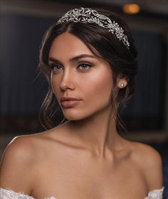 Pronovias Privee Accessories 0 / SILVER Pronovias Privee: Aniceta Corona Victoria Bronova, Wedding Dresses Boho, Wedding Hairstyles And Makeup, Super Girls, Wedding Hair Up, Most Beautiful Wedding, Most Beautiful Wedding Dresses, Regal Design, Braut Make-up