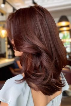 40 Chocolate Cherry Brown Hair Ideas for the Ultimate Luxurious Look Cherry Brown Short Hair, Cherry Brown Hair, Brown Hair Ideas, Trendy Fall Hair Color, Cherry Hair Colors, 60 Hair, Style Analysis, Wine Hair