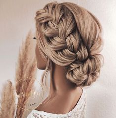 Bridemaids Hairstyles, Wedding Hair Up, Bridesmaid Hair Makeup, Hair Pixie, Prom Hairstyles For Long Hair, Wedding Hair Inspiration, Winter Hair, Braided Updo, Pixie Cuts