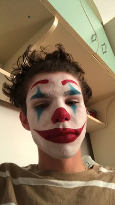 Holloween Makeup Men, Clown Makeup Halloween Men, Male Clown Makeup Halloween, Easy Clown Makeup For Men, Simple Clown Makeup Men, Cool Halloween Makeup Men, Face Painting Clown, Clown Makeup On Men