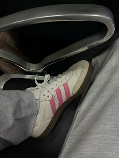 Pink Sambas, Samba Og Shoes, Adidas Women, Back To School, Cute Outfits, Adidas, Sneakers, Pink, Pins