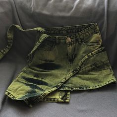 With Belt -Pockets- With Overlapping Side Green Bottoms With Pockets For Day Out, Green Bottoms With Patch Pockets For Summer, Green Bottoms With Multiple Pockets For Spring, Green Summer Bottoms With Patch Pockets, Spring Green Bottoms With Multiple Pockets, Green Spring Bottoms With Multiple Pockets, Spring Green Washed Bottoms, Maternity Jean Shorts, Blue Mom Jeans