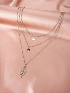 Colar Shein, Shein Brasil, Edgy Jewelry, Chubby Fashion, Geometric Type, Best Friend Necklaces, Friend Necklaces, Delicate Jewelry