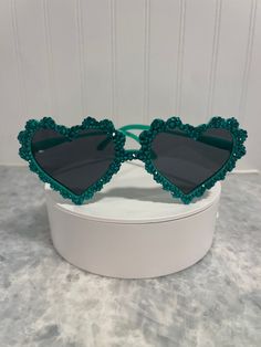 Kids sunglasses crafted with premium glass green rhinestones and industrial strength adhesive.  Dimensions- 5 in wide across lens and 5 in long down arm Heart Rhinestone, Green Heart, Kids Sunglasses, Eyewear Sunglasses, Sunglasses Accessories, Sunglasses, United States, Glass, Green