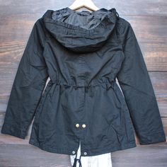 womens hooded olive green utility parka jacket - fall coat - $48 Best Parka, Black Parka Jacket, Ladies Jackets, Black Parka, Shopping Girl, Style Sweaters, Winter Attire, Basic Jackets, Women Jacket