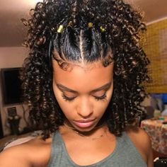 Hairstyle Girls, Natural Hair Blowout, Makeup Tip, Hair Cuffs, Pelo Afro, Blowout Hair, Curly Girl Hairstyles, Diy Cat, Penteado Cabelo Curto