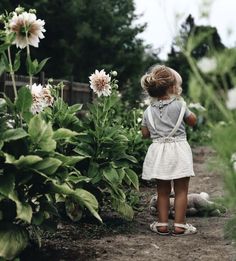 Country Babies, Aesthetic Country, Photography Styles, Lifestyle Aesthetic, Kid Fashion, Christmas Inspo, Baby Outfits, Stylish Kids, Flower Farm