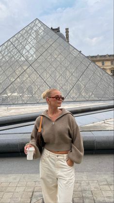 Chic Fits, Paris Holiday, Crystal Drawing, Girl Therapy, Street Style Parisian, Beautiful Cities