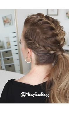 INSPIRING DUTCH BRAID TUTORIAL #haircolor #hair #haircut Dutch Braid Tutorial, Dunner Wordend Haar, Braid Videos, Beach Hairstyles Medium, Really Short Hair, Medium Length Hair With Layers, Hair Upstyles, Bangs With Medium Hair, Hair Braid Videos