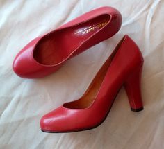 Babydoll Peggy Carter, Shoes World, Red Heels, 2 Inch Heels, Go Up, The Trend, Girls Shoes, Me Too Shoes, High Heel