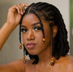 Hairstyle With Beads, Medium Haircuts For Women, Hairstyles For Ladies, Short Box Braids Hairstyles, Medium Haircuts, Natural Hair Stylists