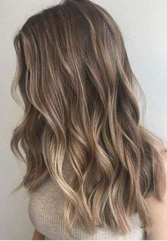 Subtle brunette to blonde balayage Blonde Lowlights, Blond Balayage, Skirt Diy, Ombré Hair, Brown Blonde Hair, Hair Images, Summer Hair Color, Long Hair Women