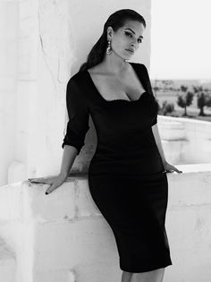 Ashley Graham Style, Sukienki Plus Size, Shirred Dress, Ashley Graham, Black Women Fashion