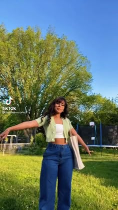 Summer Breakfast Date Outfit, Midsize Girl Summer Outfits, Midsized Girls Outfits Summer, Mid Girl Outfits, Midsize European Summer Outfits, Midsize Short Girl Outfit, Midsize Girl Outfits Summer, Summer Fits Curvy, Square Body Type Outfits