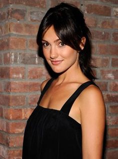 minka kelly.--liking the middle parted bangs. Middle Parted Bangs, Brown Hair Shades, Middle Part Hairstyles, Change Hair, Minka Kelly, Cute Haircuts, Entertainment Weekly, Cut My Hair