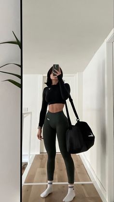 Moda Academia, Skandinavian Fashion, Cute Gym Outfits, Gym Fits, Berlin Fashion, Workout Fits