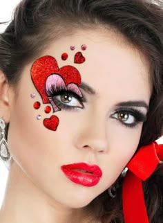 Carnaval Make-up, Queen Of Hearts Makeup, Fantasy Make-up, Adult Face Painting, Mekap Mata, Face Painting Easy, Face Paint Ideas, Kids Face Paint