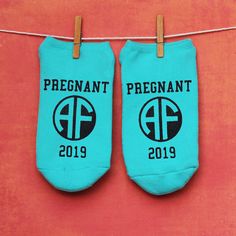 Pregnant AF Personalized Socks Custom Printed with a Date - Ladies No – shopsockprints #customsocks #pregnantAF #pregnant #socksforpreggo #happysoles #sockprints Pregnancy Gender, Pregnancy Gender Reveal, Dating Women, Fun Socks, Reveal Ideas, No Show Socks, Cool Socks