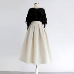 <Size>

 *Unit: cm 







 size 

 Waist 

 Length 











 S 

 64 

 68 






 M 

 68 

 68 






 L 

 72 

 69 






 XL

  76 

 69 






 2XL 

 80 

 70 













 <Material> 



 Wool Blend Jacquard Skirt, Long Skirts For Women, Long Skirts, Black Flowers, Photo Colour, Waist Length, A Line Skirt, Winter Women, Skirt Length