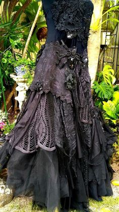 Gothic Fairy Outfit, Gothic Witch Outfits, Wedding Dress Crown, Witch Dresses, Whimsical Clothes, Sister Witches, Goth Bohemian, Gothic Wedding Dresses, Witch Decorations