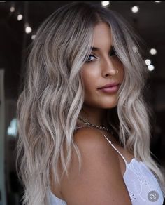 Bright Ash Blonde Hair, Ash Blonde Babylights On Dark Hair, Dyes Hair Ideas, Dusty Blonde, Dark Dirty Blonde, Shades Of Blonde Hair Color, Ash Blonde Hair With Highlights, Cool Balayage, Cool Toned Blonde Hair